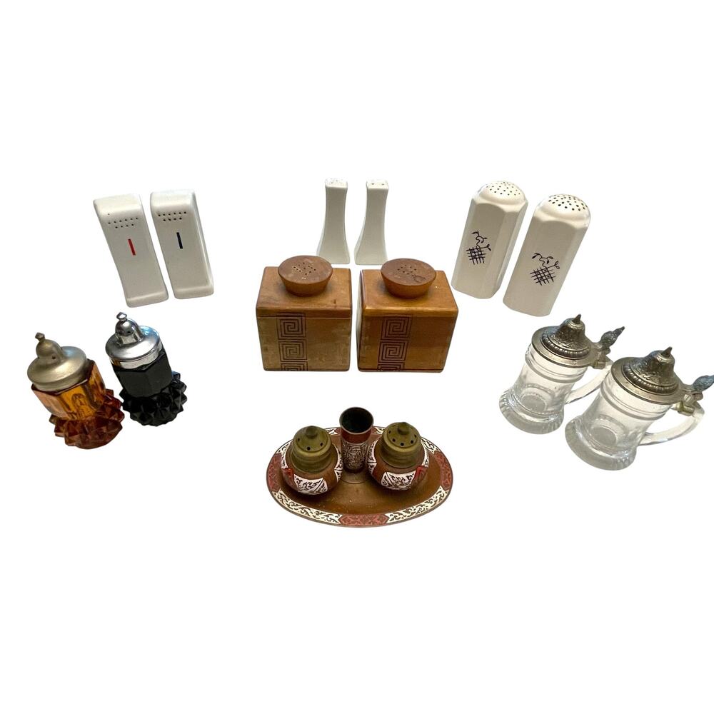 Lot Of 7 SALT & PEPPER SHAKER Collectors Sets